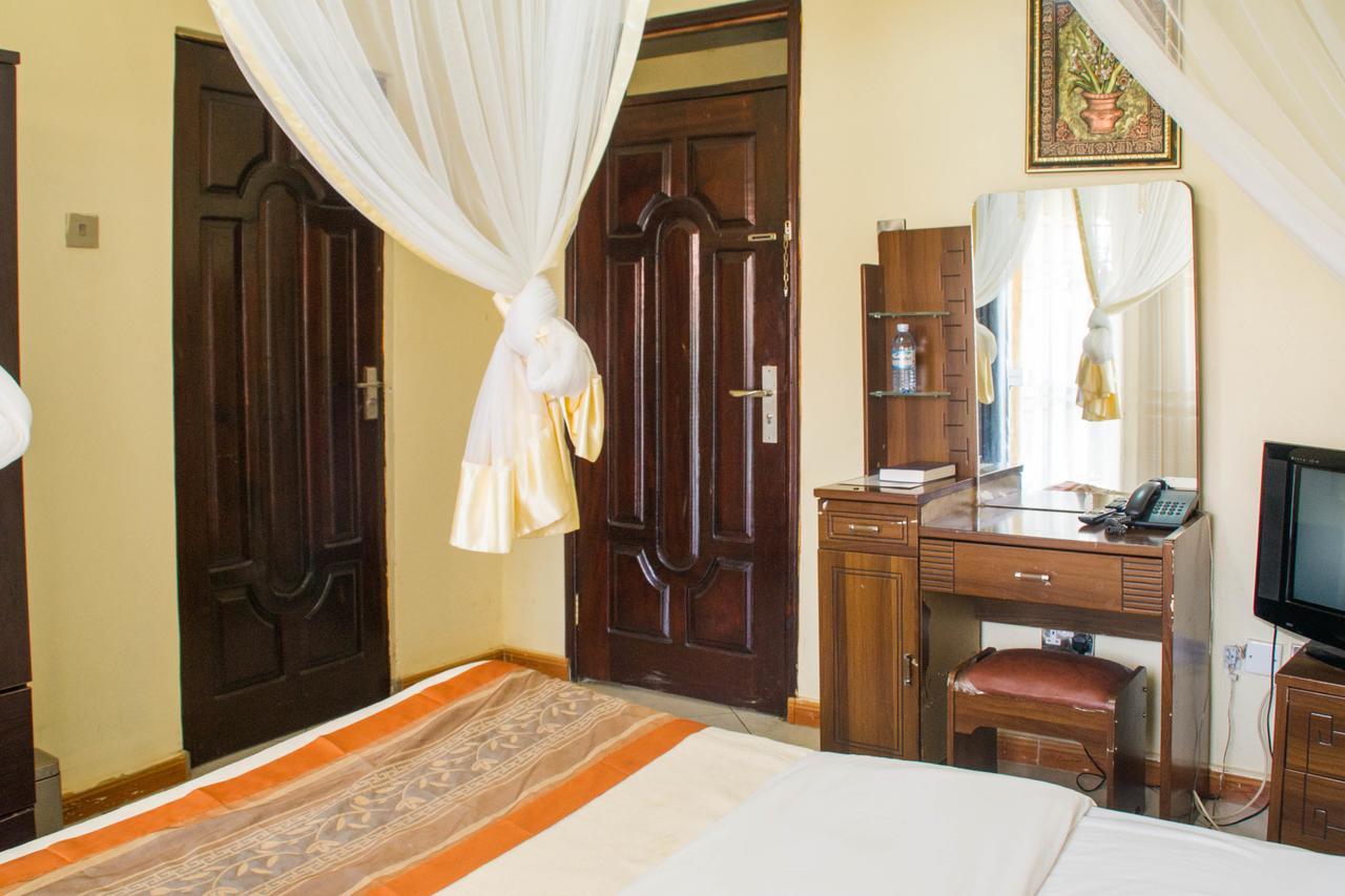 Desert Breeze Hotel Arua Exterior photo